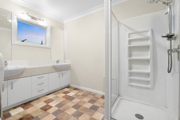 Photo of property in 4 Clayden Drive, Gulf Harbour, Whangaparaoa, 0930