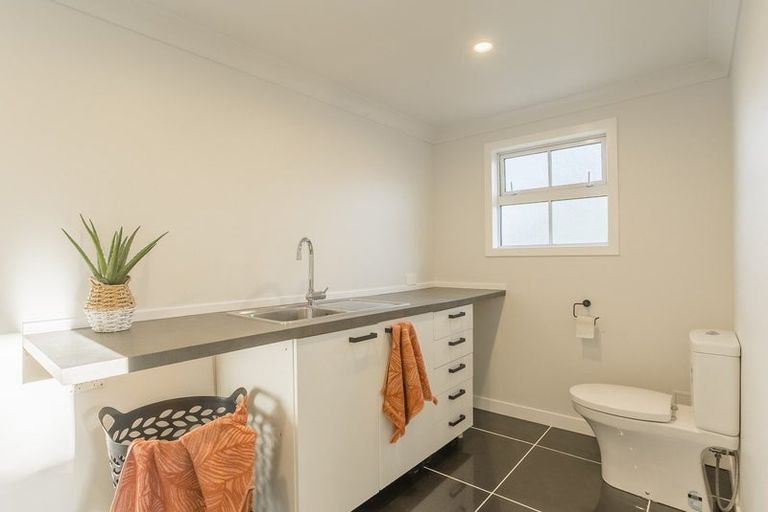 Photo of property in 301 Te Moana Road, Waikanae, 5036