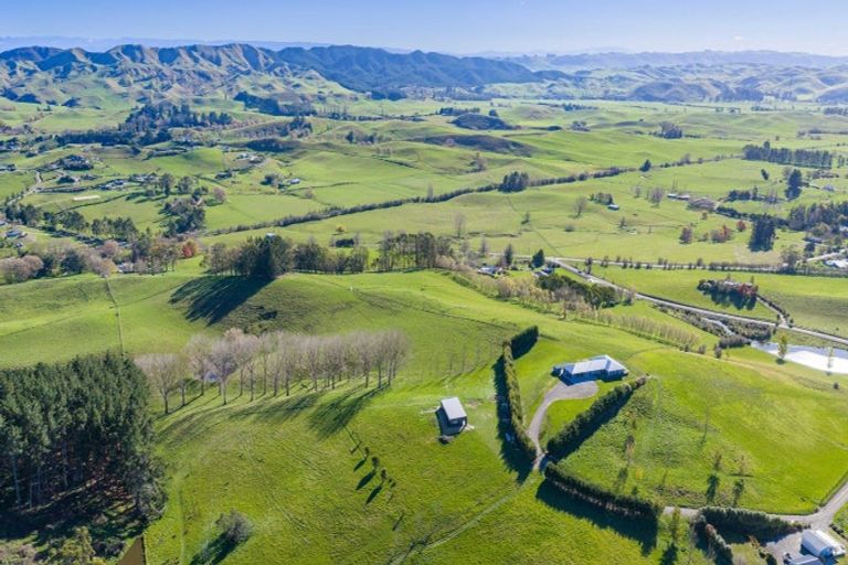 Photo of property in 12 Homewood Road, Waipawa, 4277