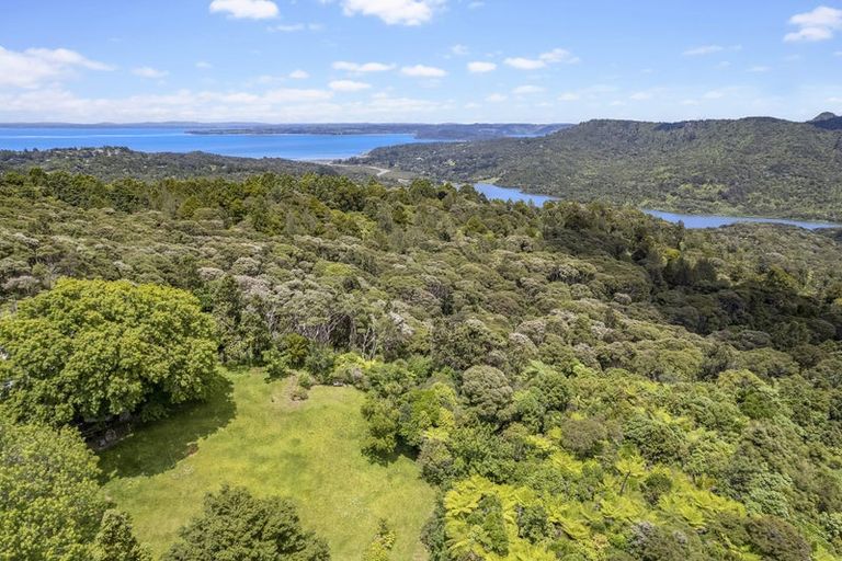 Photo of property in 278 Scenic Drive, Titirangi, Auckland, 0604
