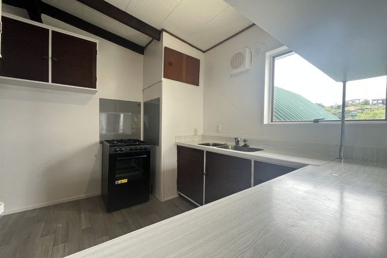 Photo of property in 2 Mervyn Place, Plimmerton, Porirua, 5026
