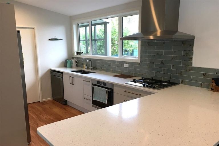 Photo of property in 8 Hollis Road, Paraparaumu Beach, Paraparaumu, 5032