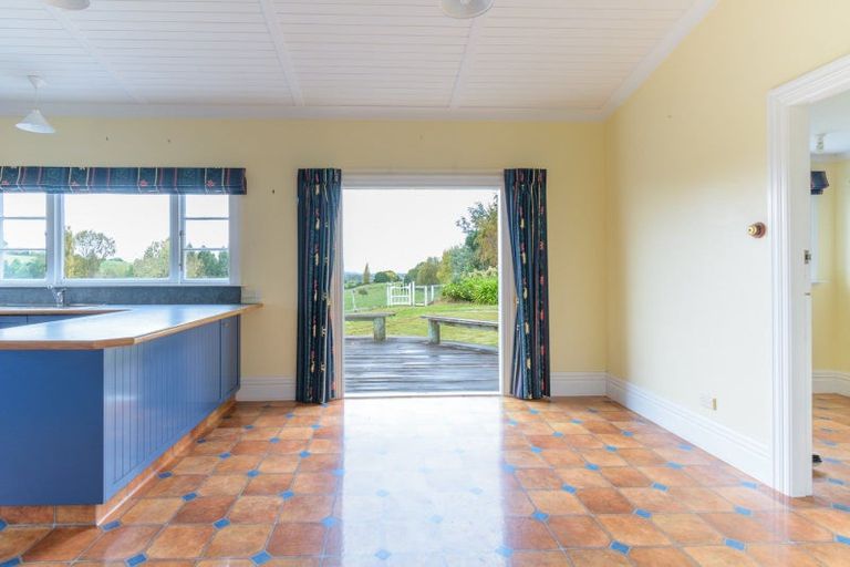 Photo of property in 100 Halcombe Road, Feilding, 4775