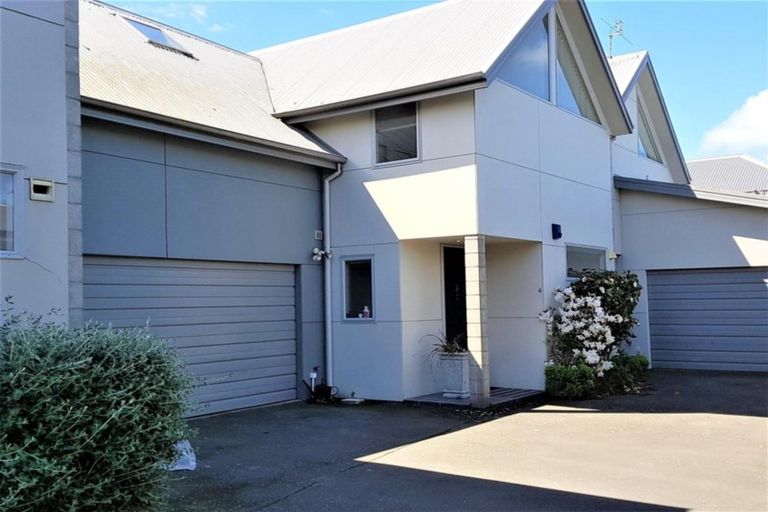 Photo of property in 4/1010 Colombo Street, St Albans, Christchurch, 8014