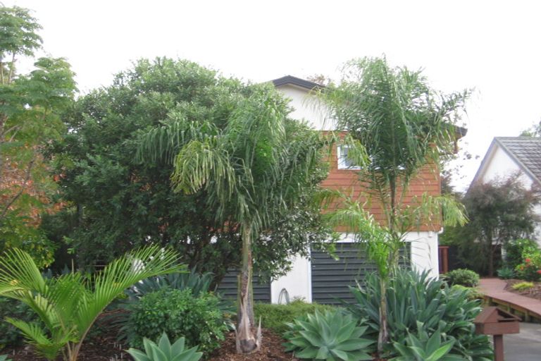 Photo of property in 80 Rosario Crescent, Red Beach, 0932