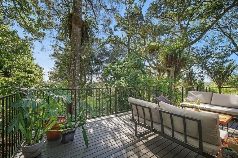 Photo of property in 2/26 Arcadia Crescent, Bayview, Auckland, 0629