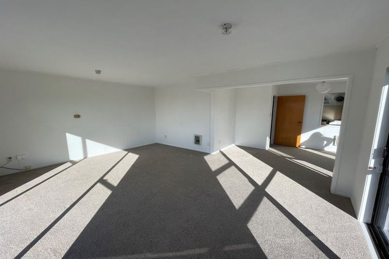 Photo of property in 11a Orewa Heights Crescent, Orewa, 0931