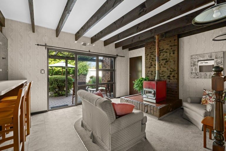 Photo of property in 15 Corwen Place, Mayfair, Hastings, 4122