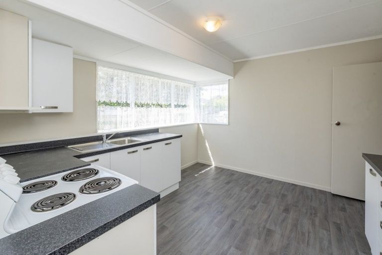 Photo of property in 2 Waimarie Park, Levin, 5510