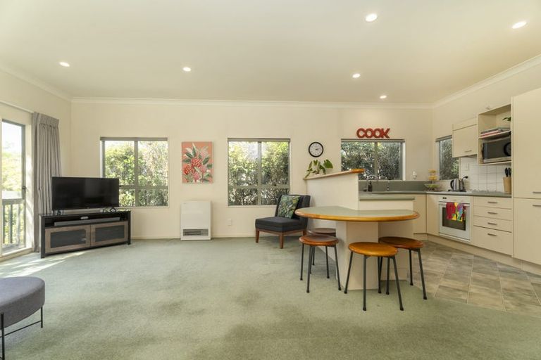 Photo of property in 5 Radstock Grove, Churton Park, Wellington, 6037