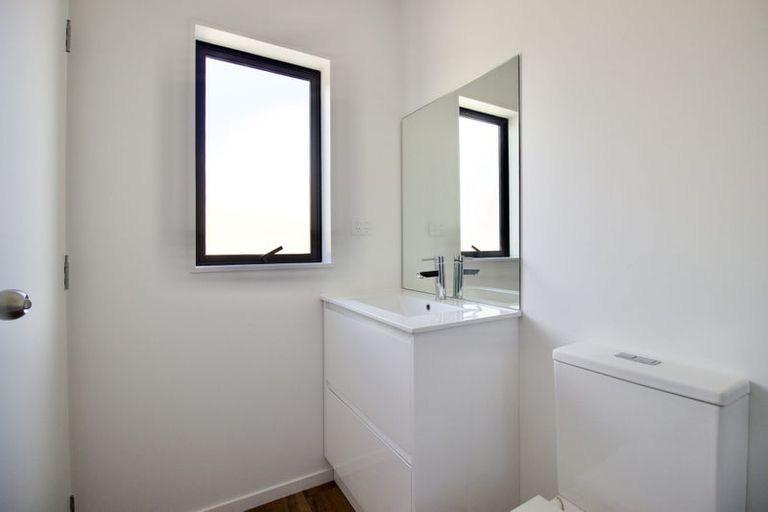 Photo of property in 111a Lancaster Road, Beach Haven, Auckland, 0626