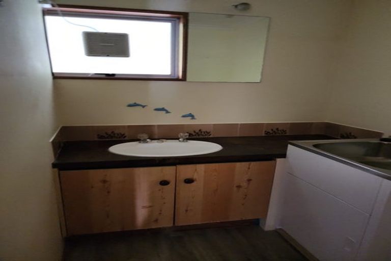 Photo of property in 22 Shortland Street, Regent, Whangarei, 0112