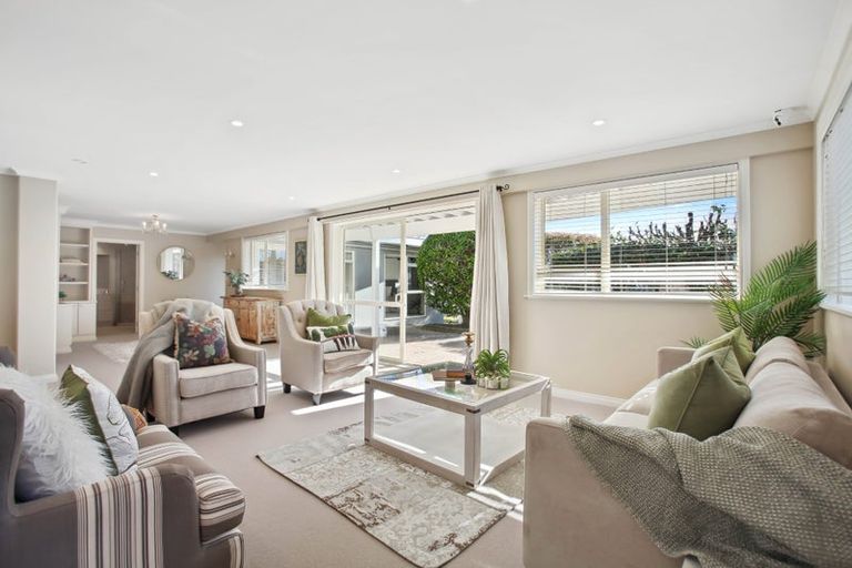 Photo of property in 150 Bleakhouse Road, Mellons Bay, Auckland, 2014