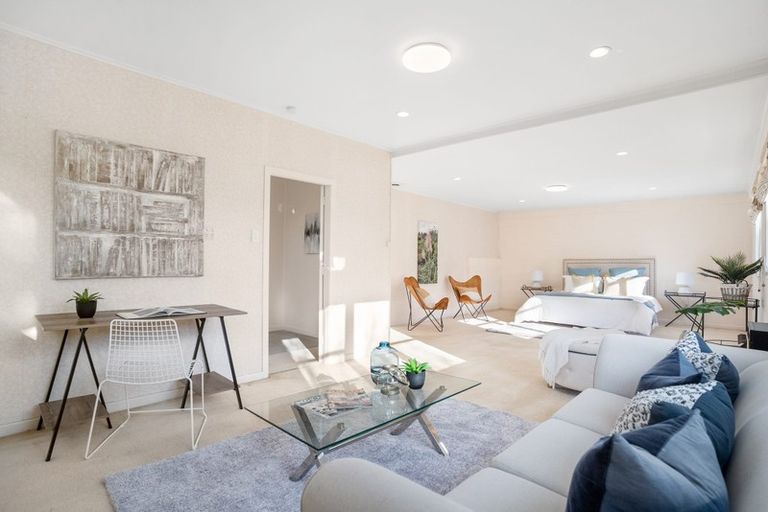 Photo of property in 27 The Crest, Sunnyhills, Auckland, 2010