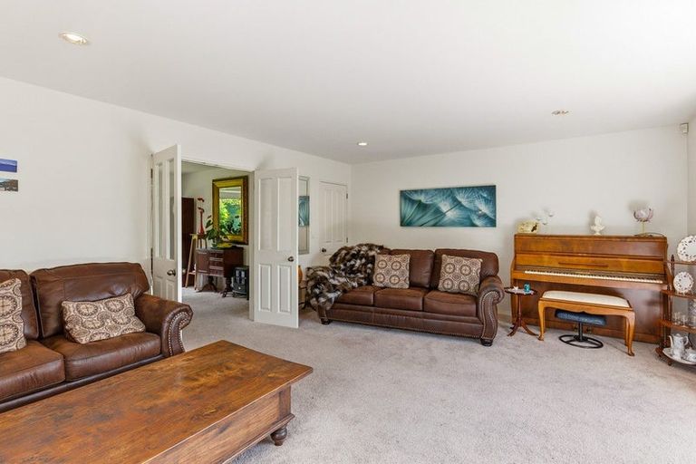 Photo of property in 5 Rimu Street, Waikanae, 5036
