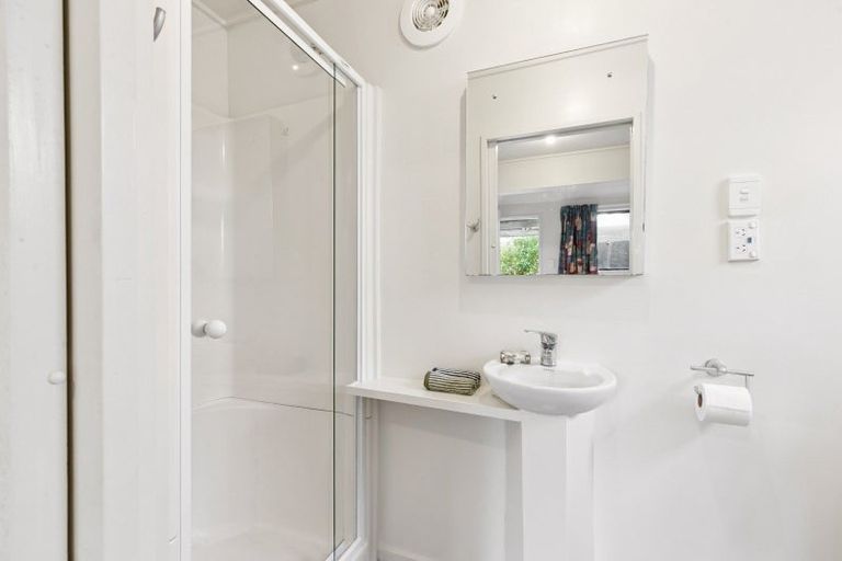 Photo of property in 10 Kate Way, Karori, Wellington, 6012