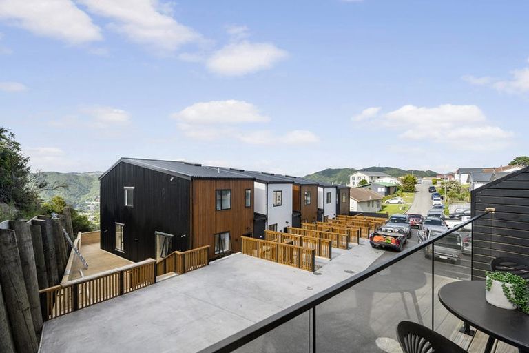 Photo of property in 29 Cathie Place, Karori, Wellington, 6012