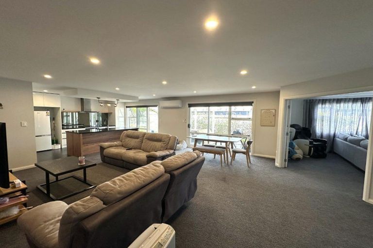 Photo of property in 15 Monaco Grove, Fitzherbert, Palmerston North, 4410
