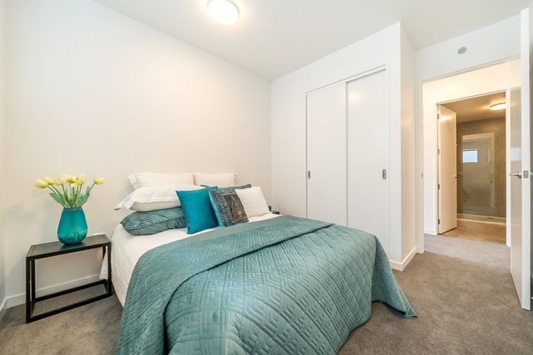 Photo of property in 67u2 Tiketike Way, Brooklyn, Wellington, 6021