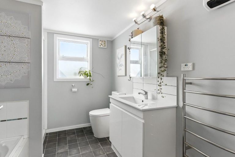 Photo of property in 13 Walton Road, Paraparaumu Beach, Paraparaumu, 5032