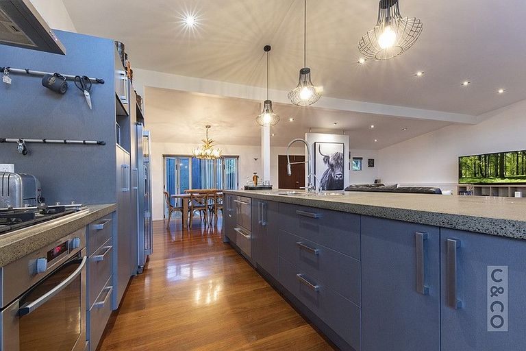 Photo of property in 8 Pineview Lane, Helensville, 0875