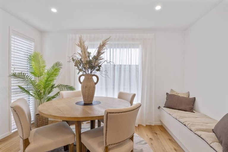 Photo of property in 9/2 Wilton Street, Westown, New Plymouth, 4310