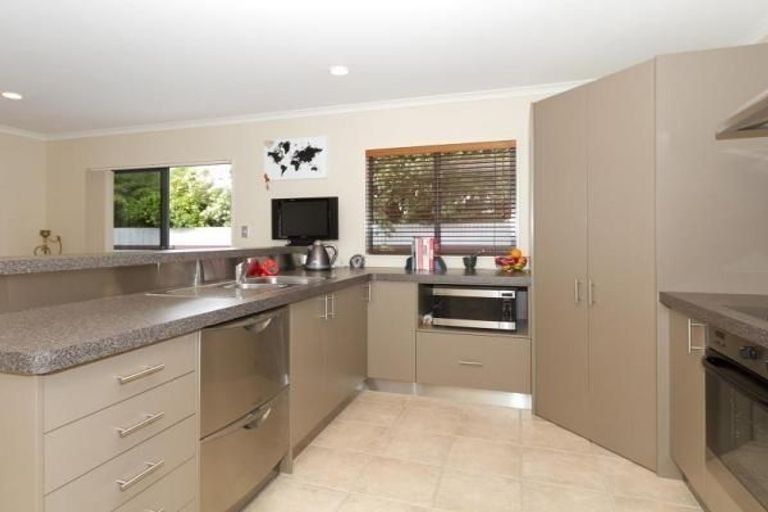 Photo of property in 9a Oxford Street, Taradale, Napier, 4112