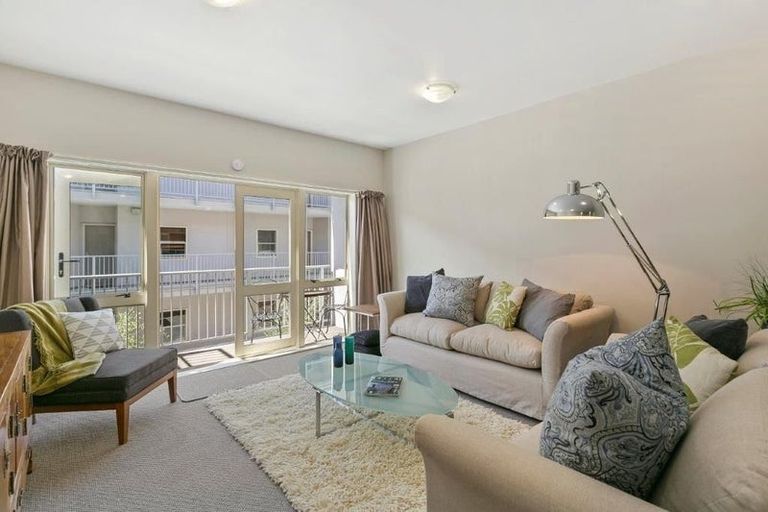 Photo of property in Luxford Villas, 110/72 Herald Street, Berhampore, Wellington, 6023