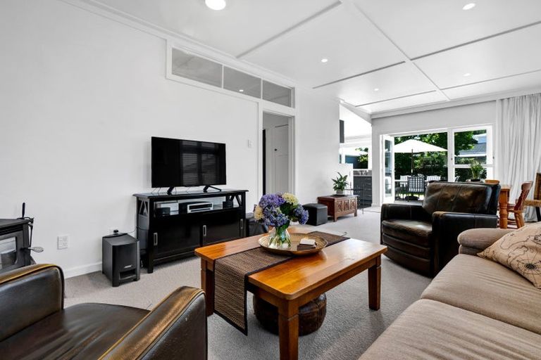 Photo of property in 86 Tukapa Street, Westown, New Plymouth, 4310