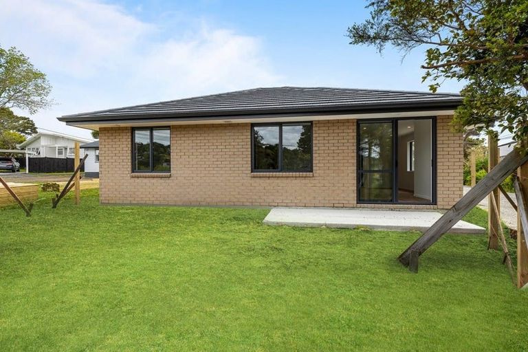 Photo of property in 85a/1 Atkinson Road, Titirangi, Auckland, 0604