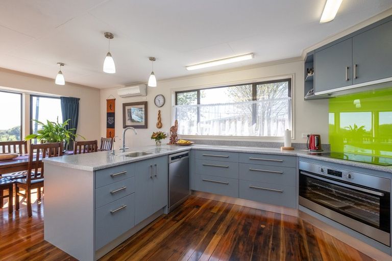 Photo of property in 44 Kent Terrace, Midhirst, Stratford, 4394