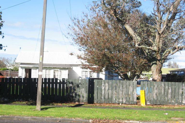Photo of property in 18 Halsey Road, Manurewa, Auckland, 2102