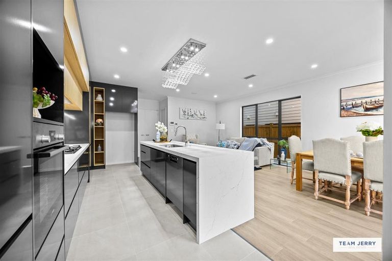 Photo of property in 3 Knockanara Drive, Flat Bush, Auckland, 2019