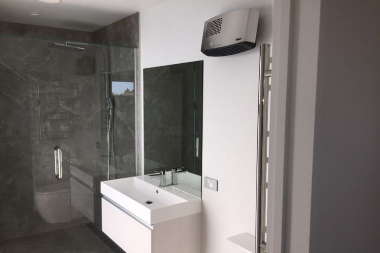 Photo of property in 15 Maxwell Street, Riccarton, Christchurch, 8041