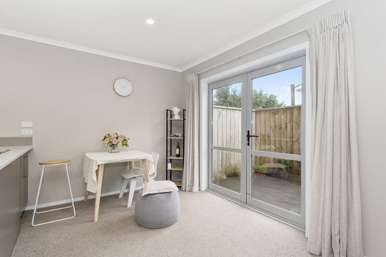 Photo of property in 144u2 Old Farm Road, Hamilton East, Hamilton, 3216