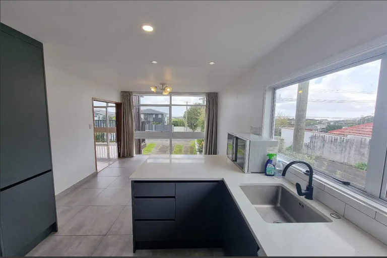 Photo of property in 151 Bleakhouse Road, Mellons Bay, Auckland, 2014