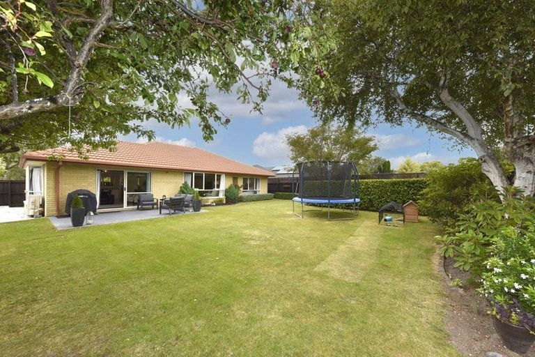 Photo of property in 14 Parkside Crescent, Northwood, Christchurch, 8051