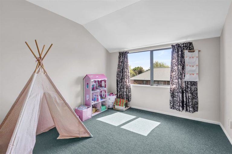 Photo of property in 41 Durrell Way, Rolleston, 7614