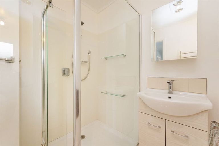 Photo of property in 11 Erin Street, Hokowhitu, Palmerston North, 4410
