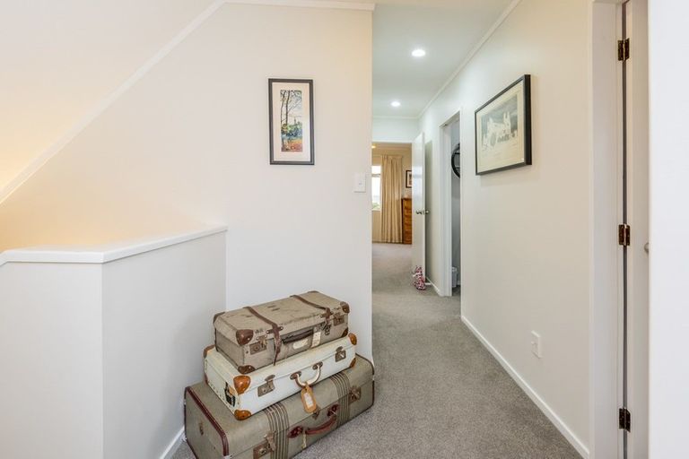Photo of property in 10 Guildford Street, Levin, 5510