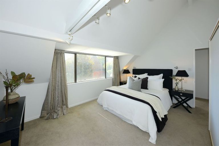 Photo of property in 10 Glenburn Place, Avonhead, Christchurch, 8042