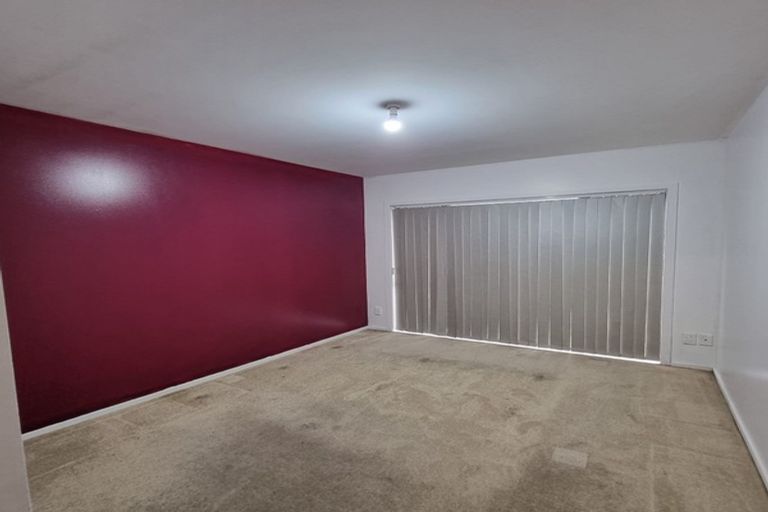 Photo of property in 2/202 Massey Road, Mangere East, Auckland, 2024