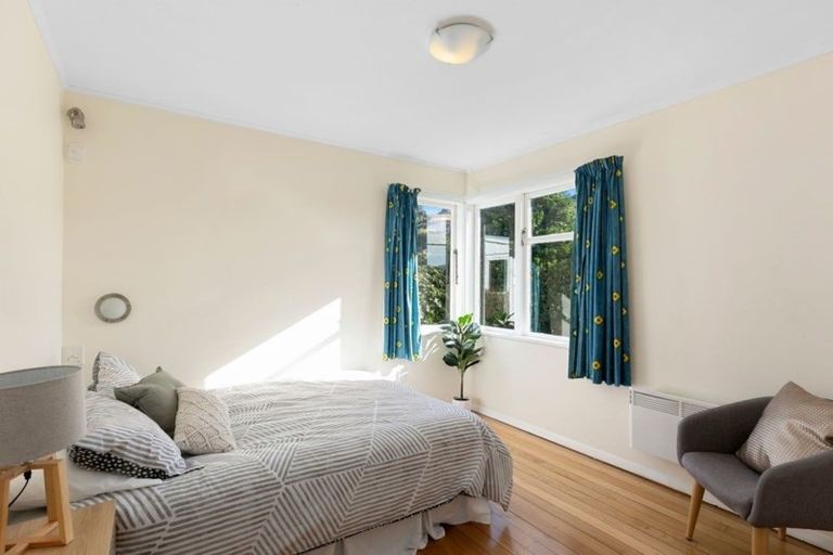 Photo of property in 37 Clifford Road, Johnsonville, Wellington, 6037