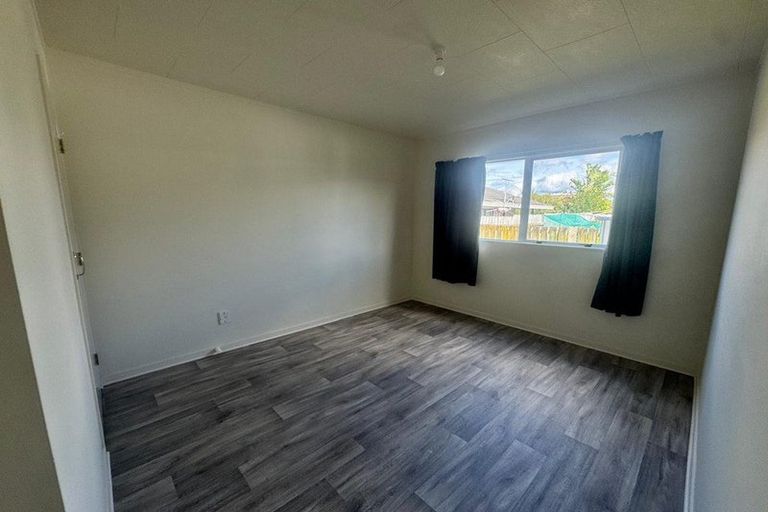 Photo of property in 12b Sturges Road, Henderson, Auckland, 0612