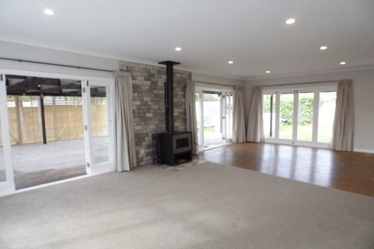 Photo of property in 122 Awaroa Road, Helensville, 0800