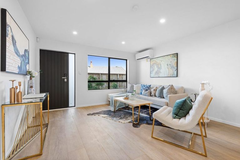 Photo of property in 8a Claridge Street, Glen Eden, Auckland, 0602