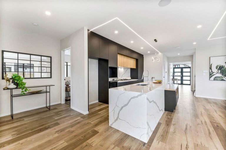 Photo of property in 13 Downpatrick Drive, Flat Bush, Auckland, 2019