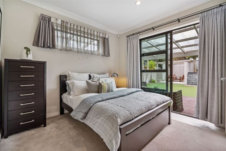 Photo of property in 4 Montrose Terrace, Mairangi Bay, Auckland, 0630