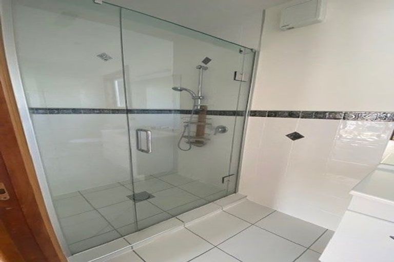 Photo of property in 5-7 Mahoe Street, Eastbourne, Lower Hutt, 5013