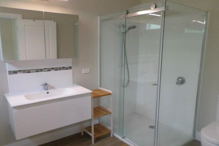 Photo of property in 40 Garden Road, Northland, Wellington, 6012